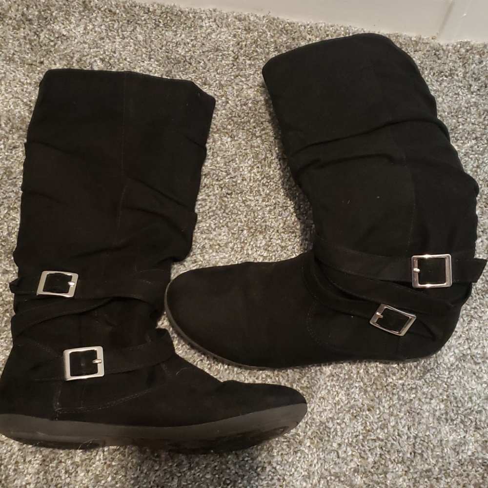 Girls black boots size 3
